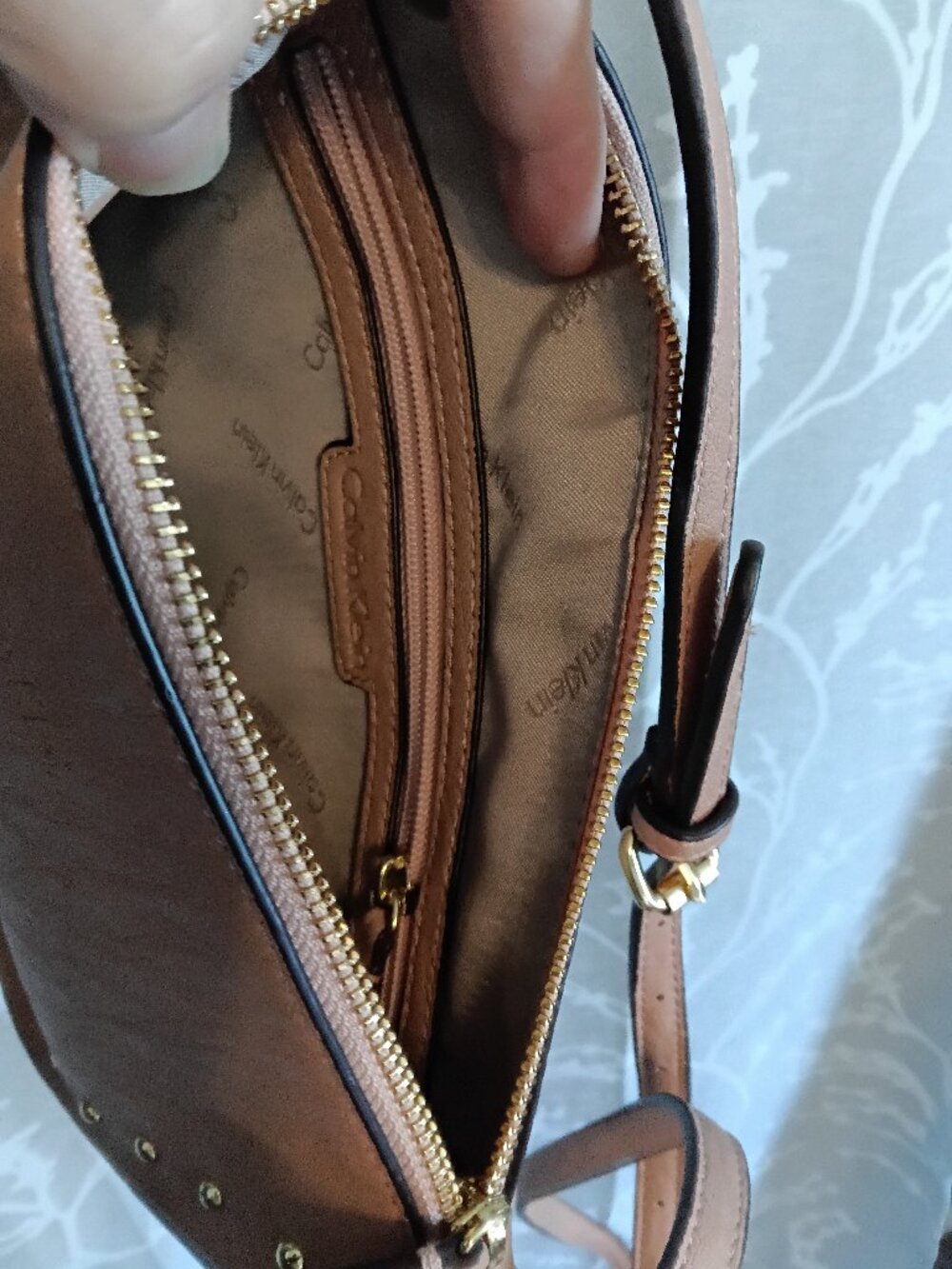 ✨ NWT ✨ Calvin Klein Cora Studded Minimalist Crossbody Bag - Soft Blush - Picture 6 of 10